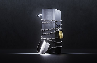 Illustration des Themas Cybersecurity, mit dem Bild eines Racks, um das eine Kette angelegt ist.